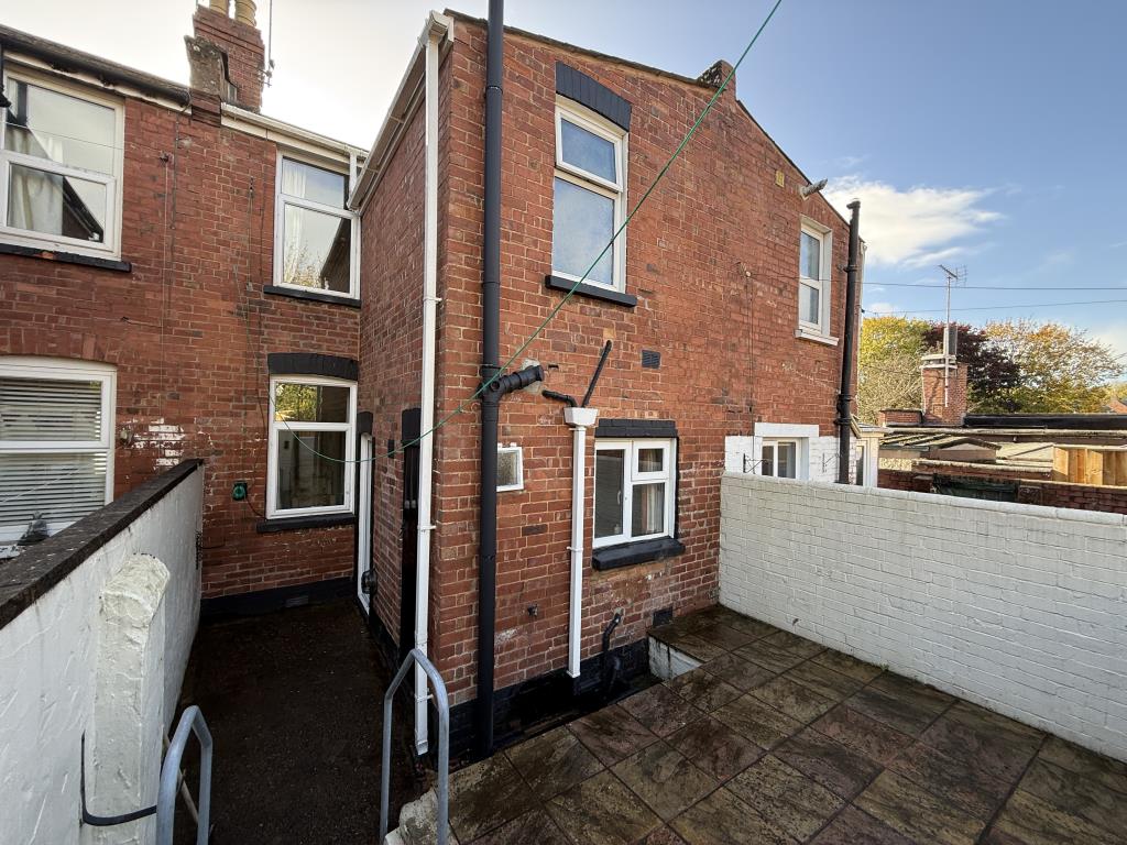 Lot: 132 - TWO-BEDROOM HOUSE FOR IMPROVEMENT - Rear of the property